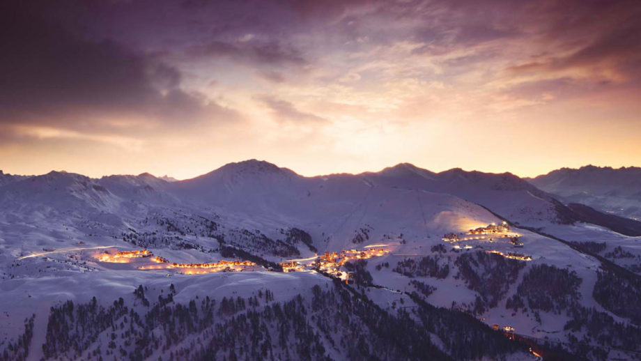 Couché de soleil sur La Plagne enneigné