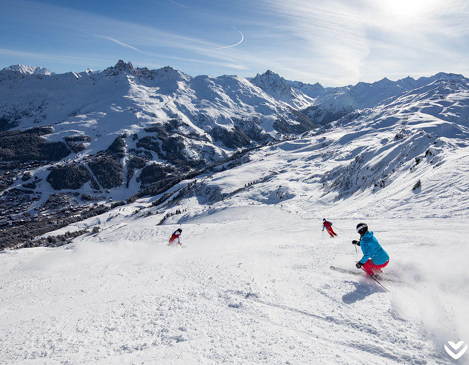 Skieurs meribel