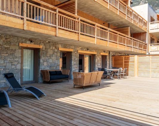 Terrasse appartement B02 à Champagny en Vanoise