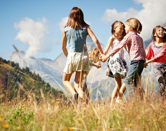 Enfants à la montagne