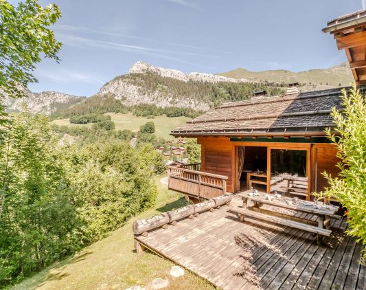 Chalet Myrtilles -Terrasse bois - location vacances - le grand bornand